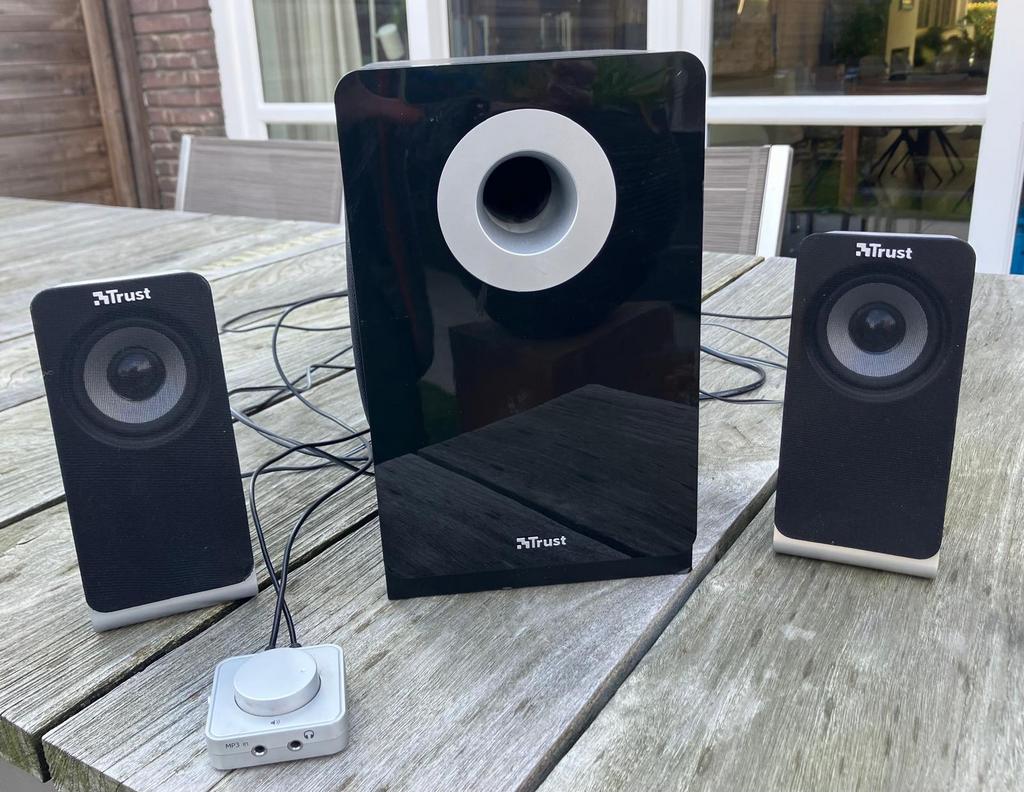 TRUST Mini Hifi set - bas en 2 speakers, Ophalen, Gebruikt