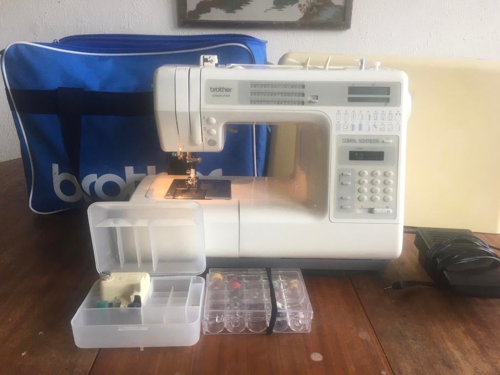 Brother Compal 847 Naaimachine, Hobby en Vrije tijd, Naaimachines en Toebehoren, Ophalen of Verzenden, Zo goed als nieuw, Naaimachine