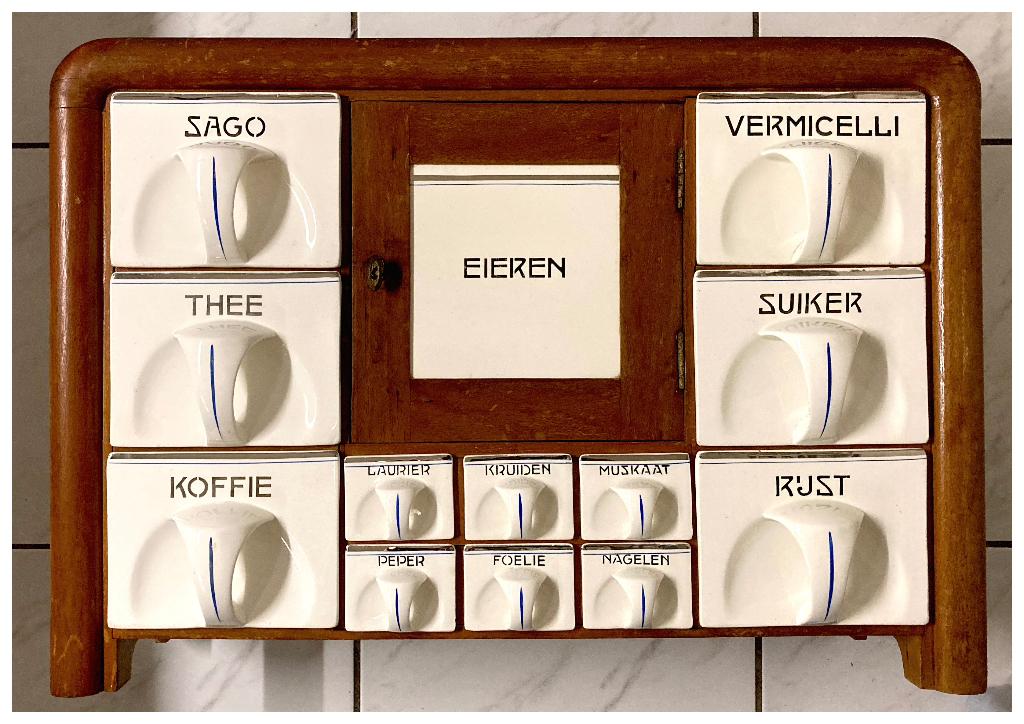 Pottenrek Société Ceramique Maastricht, Verzenden