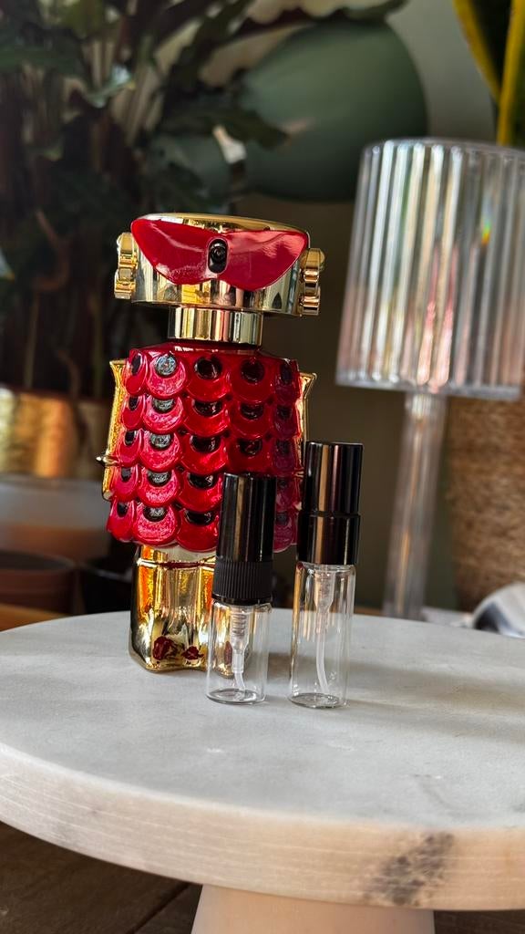 2/3ml sample Fame in love - Rabanne, Ophalen of Verzenden, Zo goed als nieuw