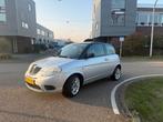 Lancia Ypsilon Platino 1.2 2007 Grijs/Zwart, Auto's, Lancia, Voorwielaandrijving, Stof, 400 kg, Origineel Nederlands