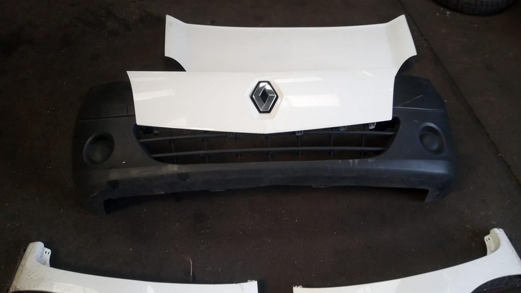 Voorbumper Renault Kangoo Bouwjaar 2009., Gebruikt, -, -, Ophalen of Verzenden
