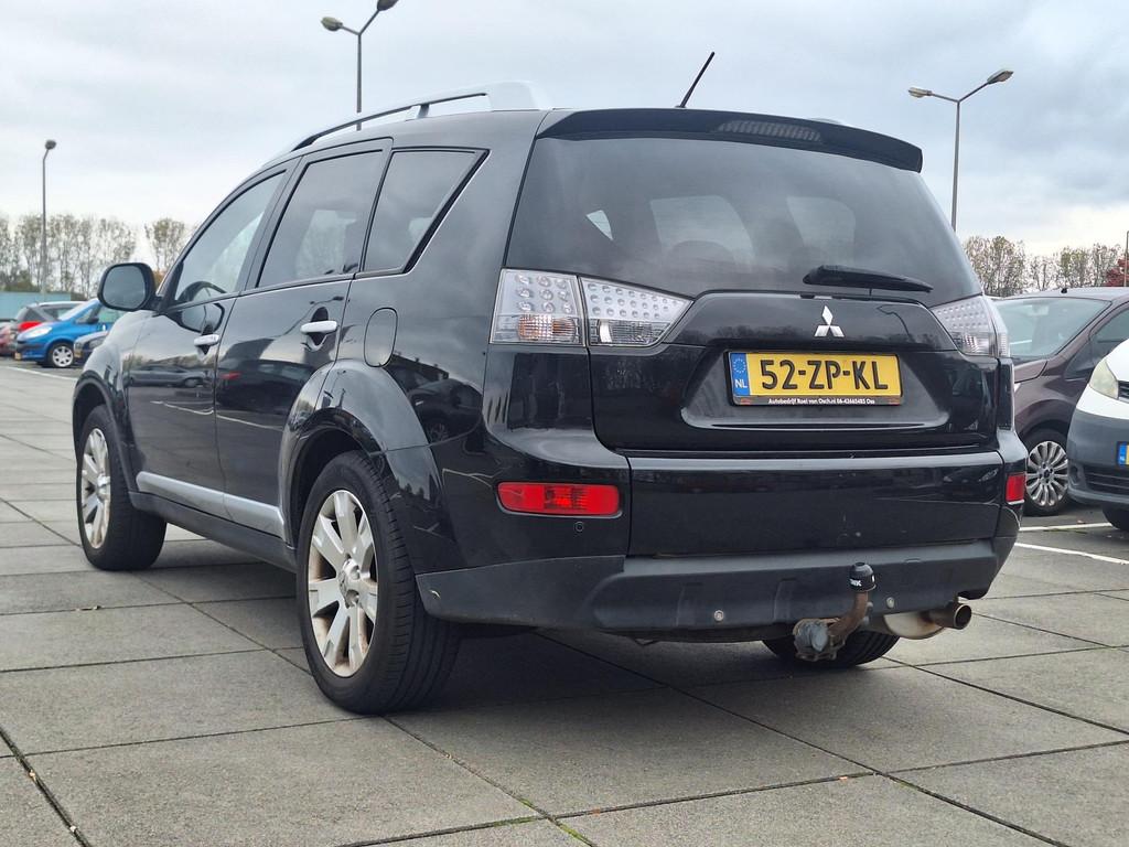 Mitsubishi Outlander €4950,-2.4 Instyle Automaat 7Pers 4X4, Auto's, Mitsubishi, Automaat, Zwart, 4 cilinders, 7 stoelen