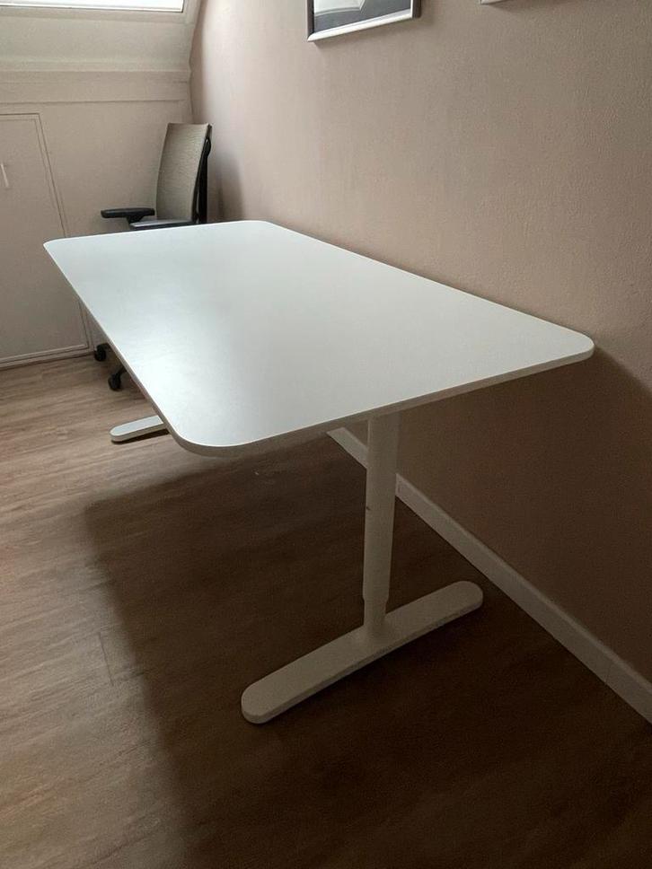 IKEA Bekant Bureau / Tafel - 80x160 cm, Huis en Inrichting, Bureaus, Zo goed als nieuw, Bureau, In hoogte verstelbaar, Ophalen
