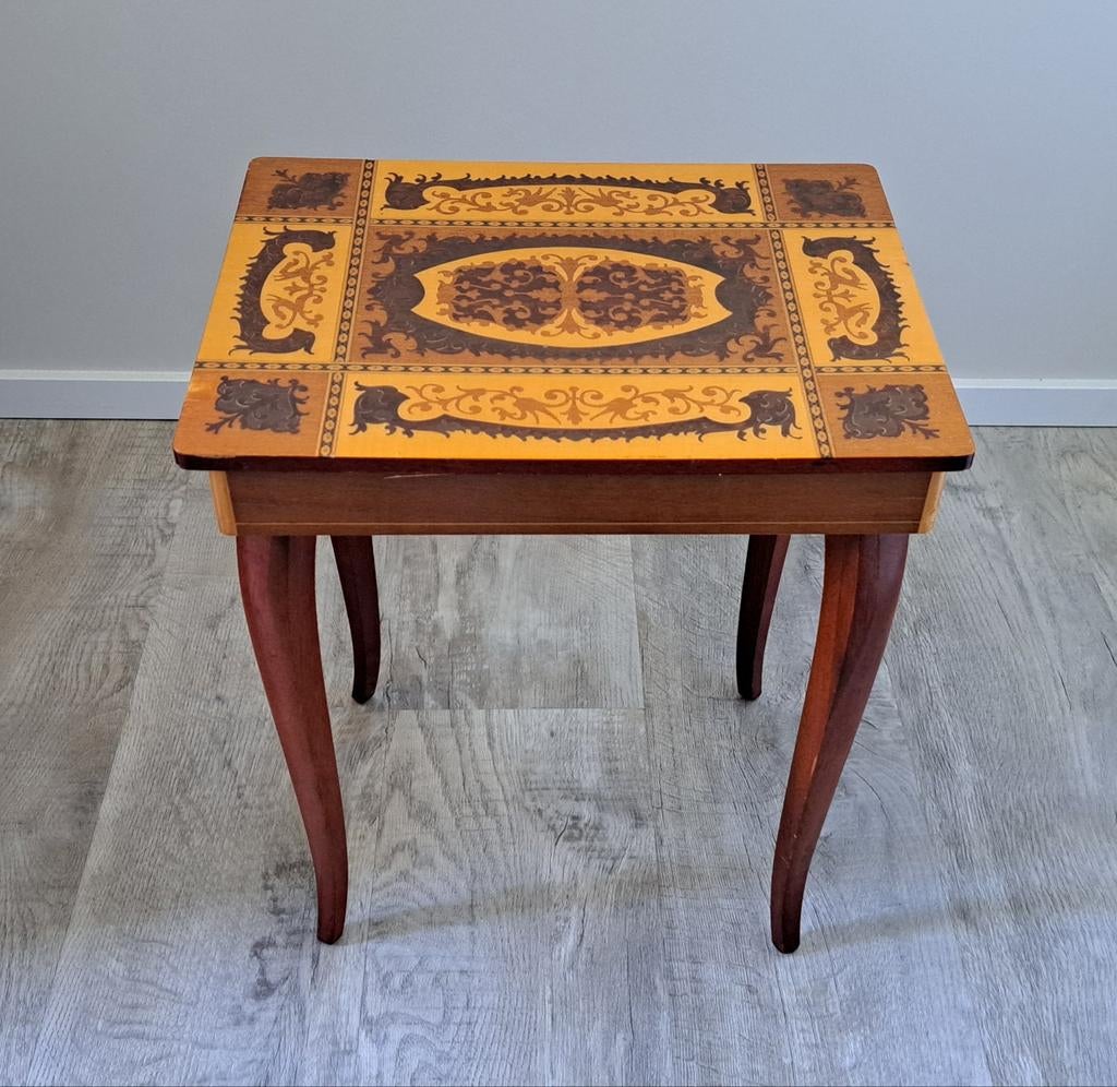Vintage Muziekdoos Tafeltje met Inlegwerk, Antiek en Kunst, Ophalen
