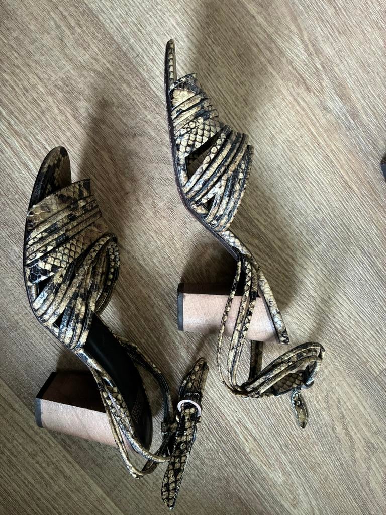 Leren Sandaaltje maat 39, Fred de la Bretoniere, Kleding | Dames, Schoenen, Bruin, Zo goed als nieuw, Sandalen of Muiltjes, Ophalen of Verzenden