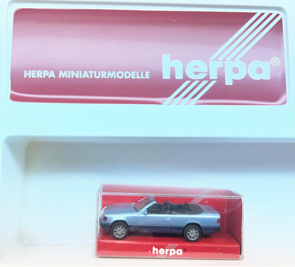 1:87 Herpa , Mercedes 300 CE Cabrio , originele verpakking, Ophalen of Verzenden, Zo goed als nieuw, Auto, Herpa