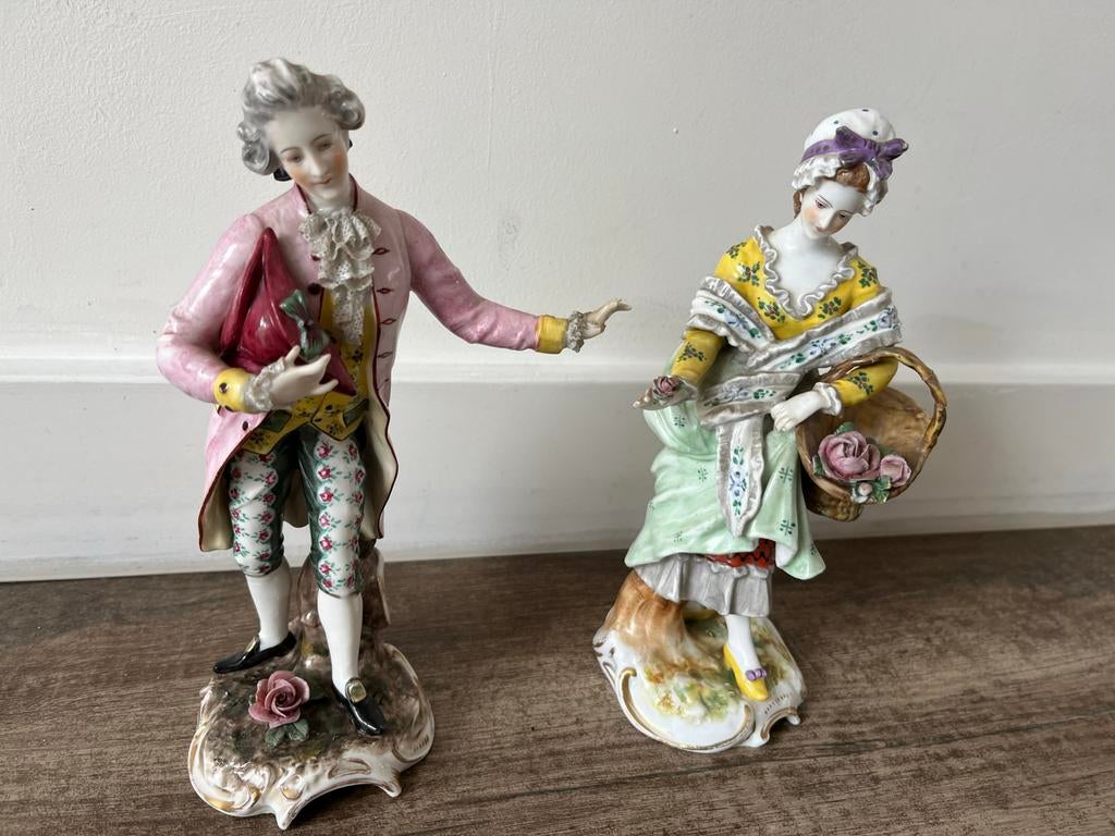 Porseleinen beelden van man en vrouw, Verzamelen, Beelden en Beeldjes, Ophalen of Verzenden, Gebruikt, Mens