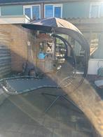 Comfortabele ligstoel met zonnescherm, Tuin en Terras, Ligbedden, Ophalen, Zo goed als nieuw, Metaal, Verstelbaar