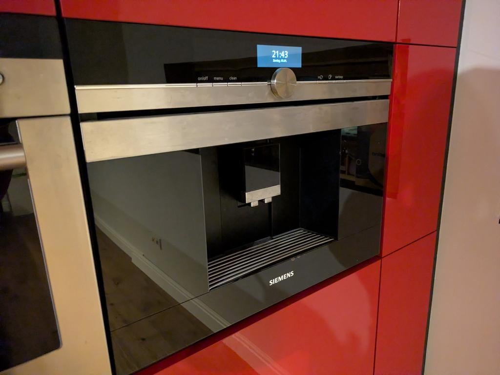 Siemens Inbouw Koffieautomaat CT636LES6 - Volautomatisch, Ophalen, Afneembaar waterreservoir, Gebruikt, 10 kopjes of meer