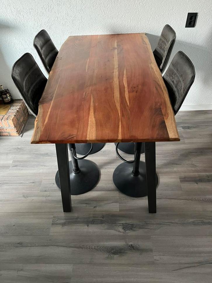 Massief Acacia Boomstam Eettafel 180cm + 4 Barkrukken, Huis en Inrichting, Complete eetkamers, Zo goed als nieuw, 4 tot 6 stoelen
