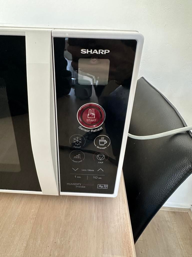 Sharp Magnetron - Zo goed als nieuw, Ophalen, Draaiplateau, Magnetron, Zo goed als nieuw