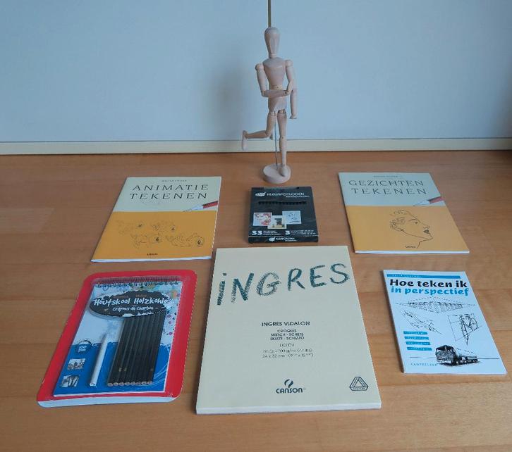 Uitgebreide set tekenen van modellen met oa een modelpop, Hobby en Vrije tijd, Tekenen, Nieuw, Overige typen, Ophalen of Verzenden