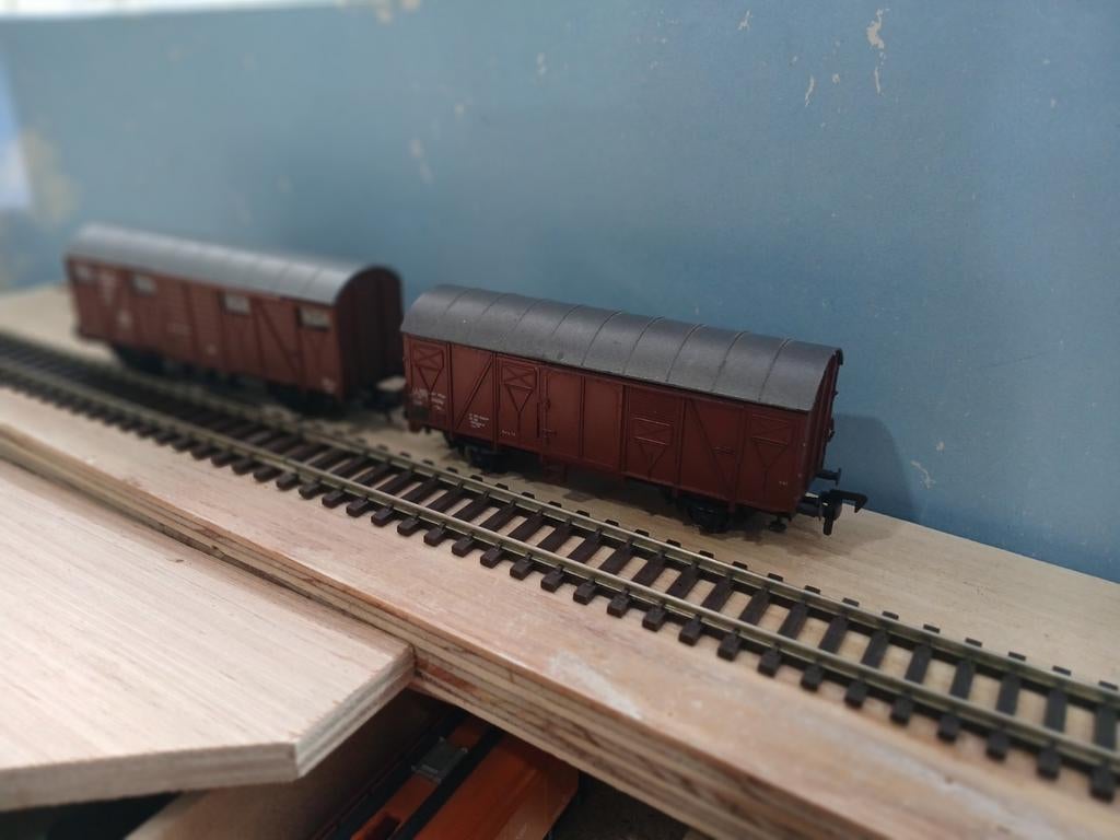 2 Lima wagons - Gebruikt, Hobby en Vrije tijd, Modeltreinen | H0, Ophalen of Verzenden