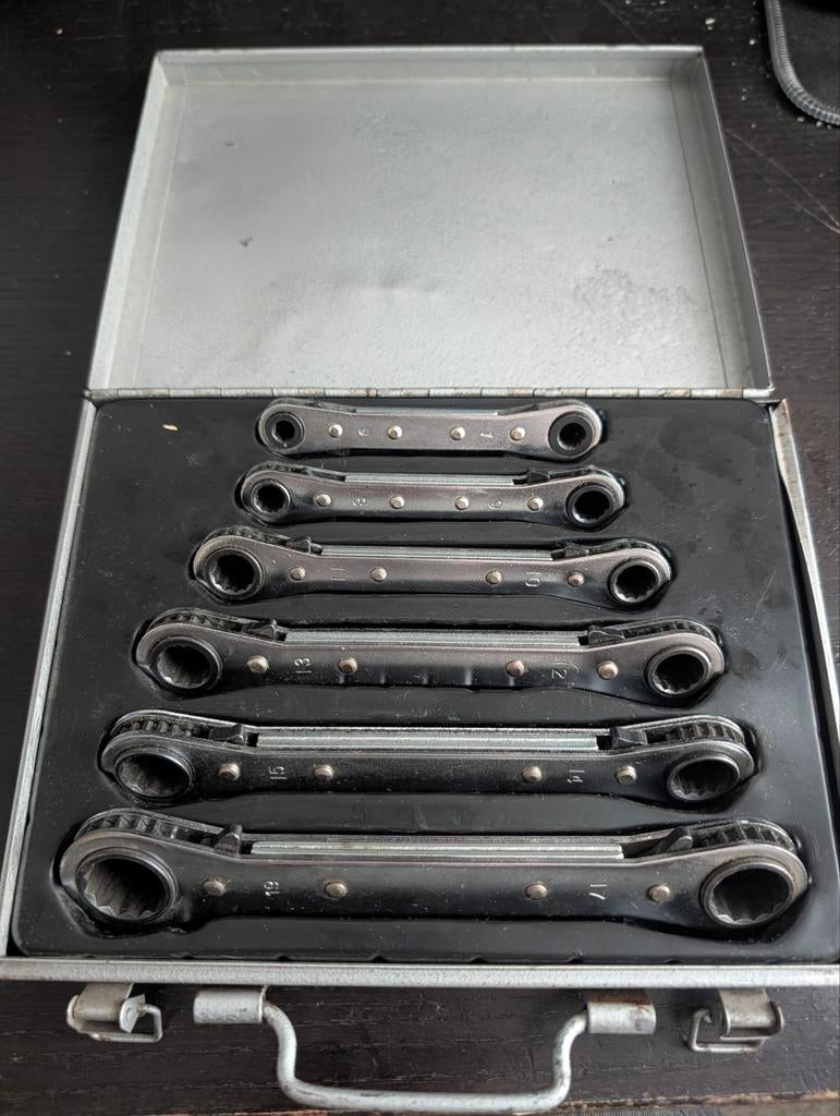 Set ratelringsleutels in metalen koffer - 6 stuks, Ophalen of Verzenden, Gebruikt