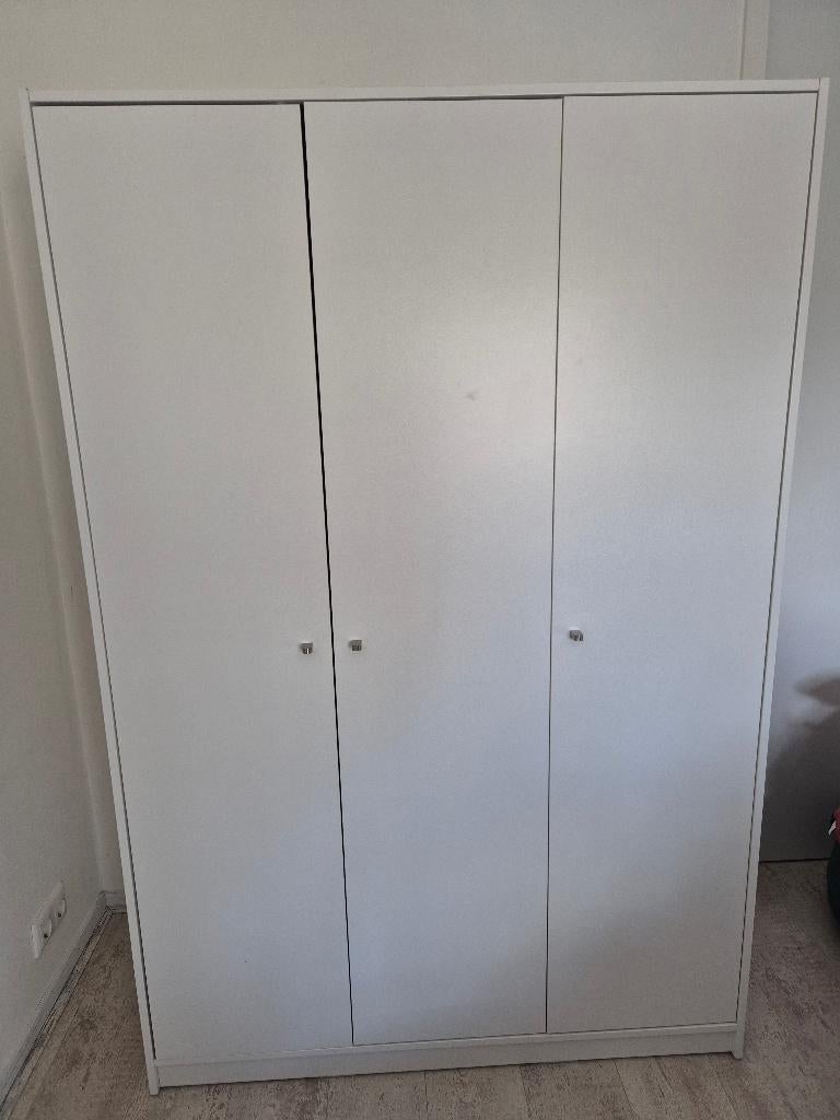 Kledingkast Ikea Kleppstad, Huis en Inrichting, Kasten | Kledingkasten, Ophalen, Met deur(en), Gebruikt, Strak, gebruiksvriendelijk en simpel
