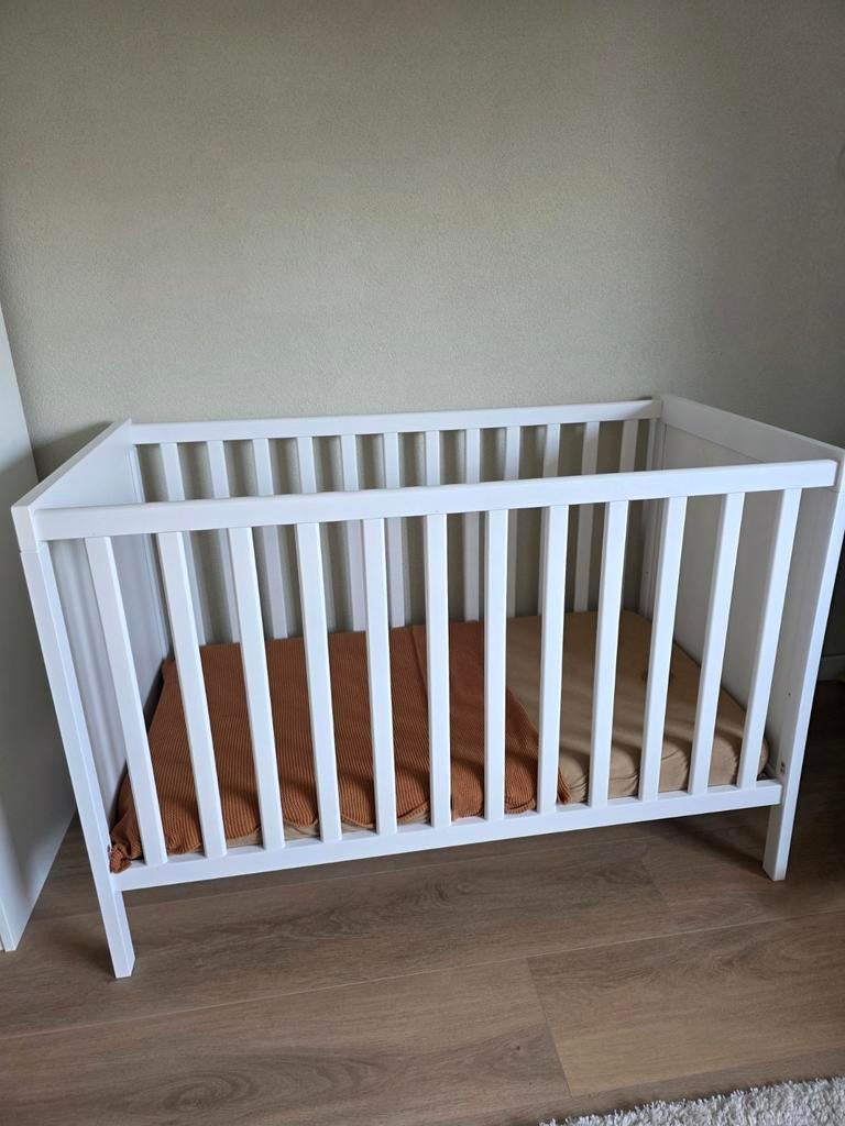 Ikea Sundvik ledikant incl matras wit 60x120 babybedje 3in1, Kinderen en Baby's, Babywiegjes en Ledikanten, Ophalen, Zo goed als nieuw