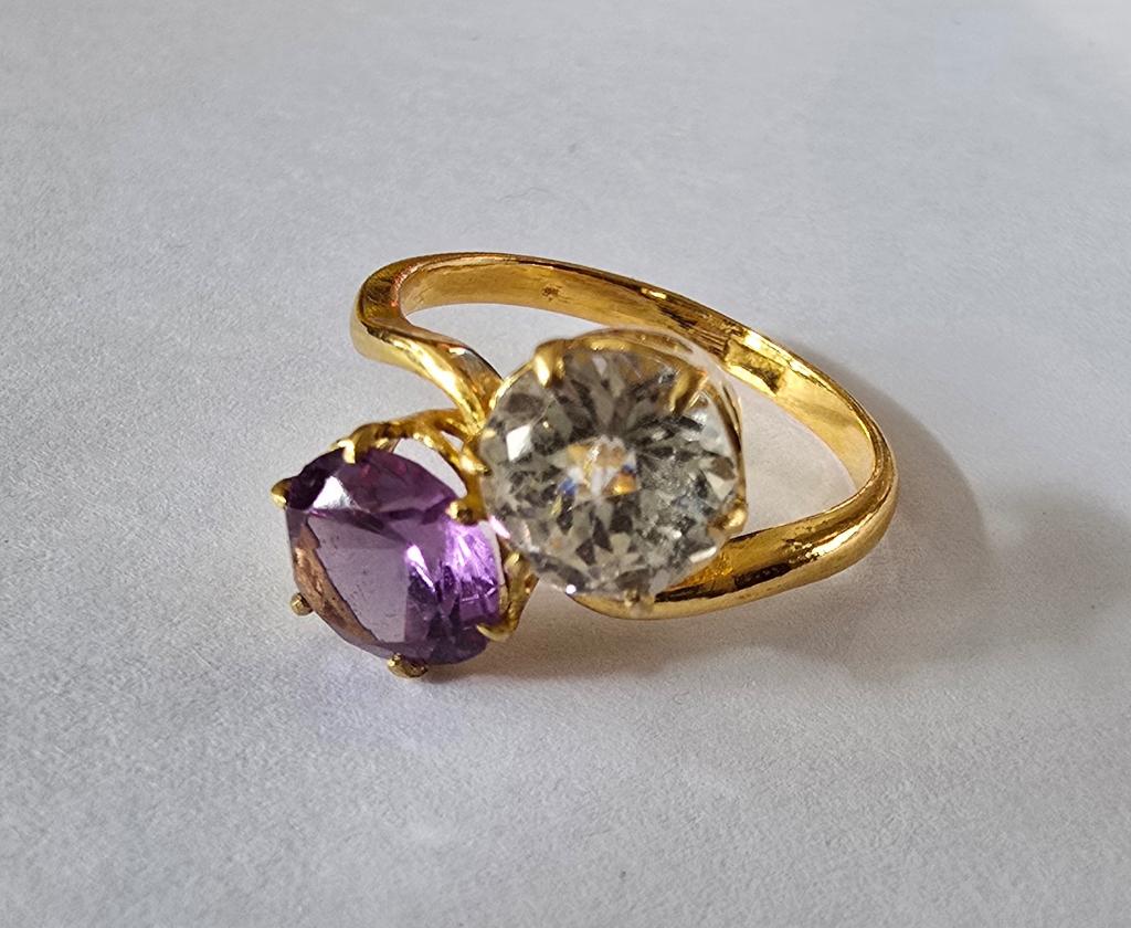 Vintage goudkleurige ring met stenen – statement, Sieraden, Tassen en Uiterlijk, Ringen, Overige materialen, Ophalen of Verzenden