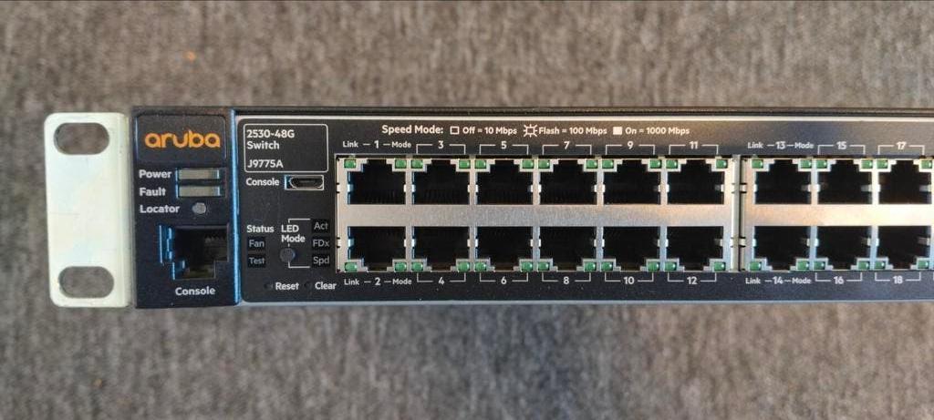 HP Aruba switch 48p, Computers en Software, Netwerk switches, Ophalen of Verzenden, Gebruikt
