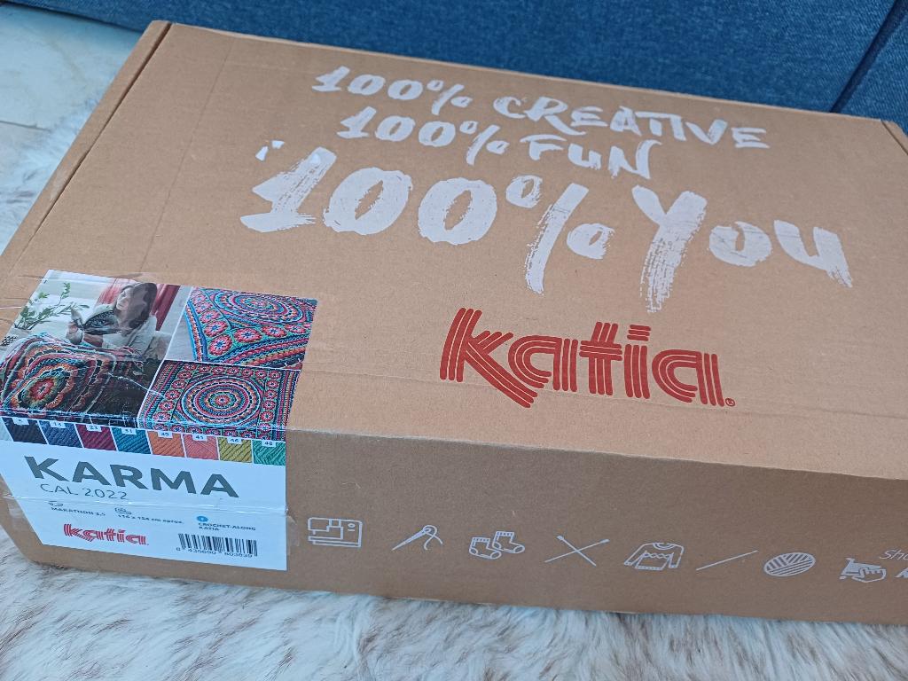 Katia Karma Cal deken haakpakket wol mandala granny haken !, Ophalen of Verzenden, Zo goed als nieuw, Breien of Haken, Wol of Garen