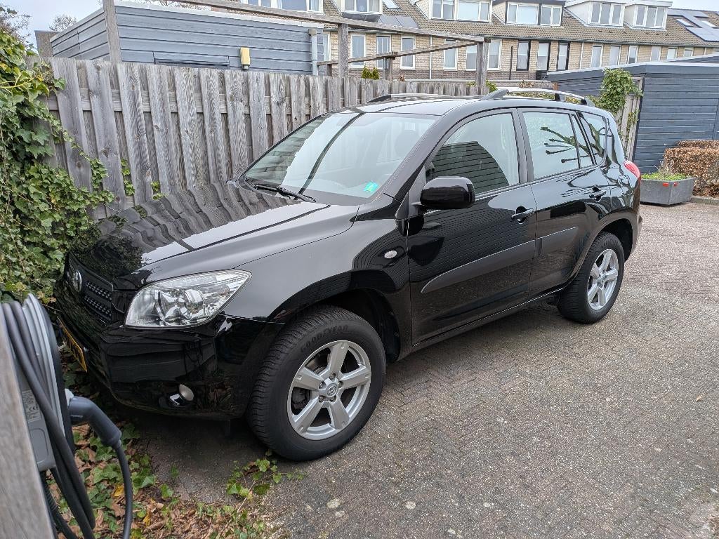 Toyota Rav4 2.0 16V Vvt-i EXECUTIVE Zwart, Auto's, 1998 cc, 1440 kg, Zwart, 4 cilinders