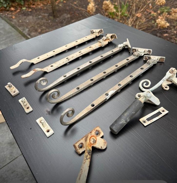 Origineel oud raambeslag, raamuitzetters jaren 30, Doe-het-zelf en Verbouw, Hang- en Sluitwerk, Gebruikt, Overige typen, IJzer