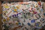 RF-30 : Doos zegels Wereld ca 2 kg . Leuke partij !, Verzenden, Buitenland