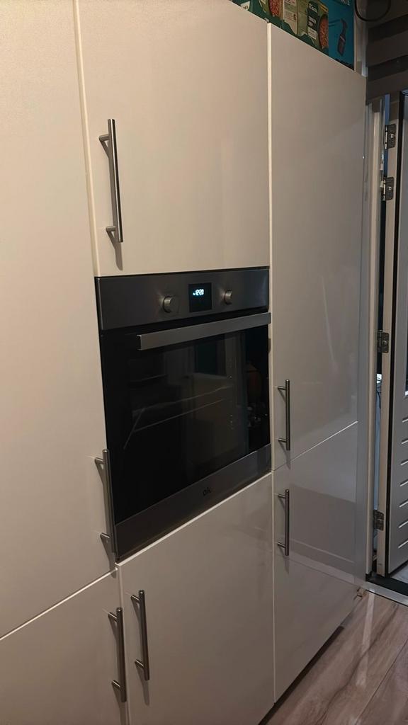 Hoogglans Keukenblok met Inbouw Oven en koelvriescombinatie, Huis en Inrichting, Keuken | Complete keukens, Gebruikt, Wit, Enkelwandige keuken