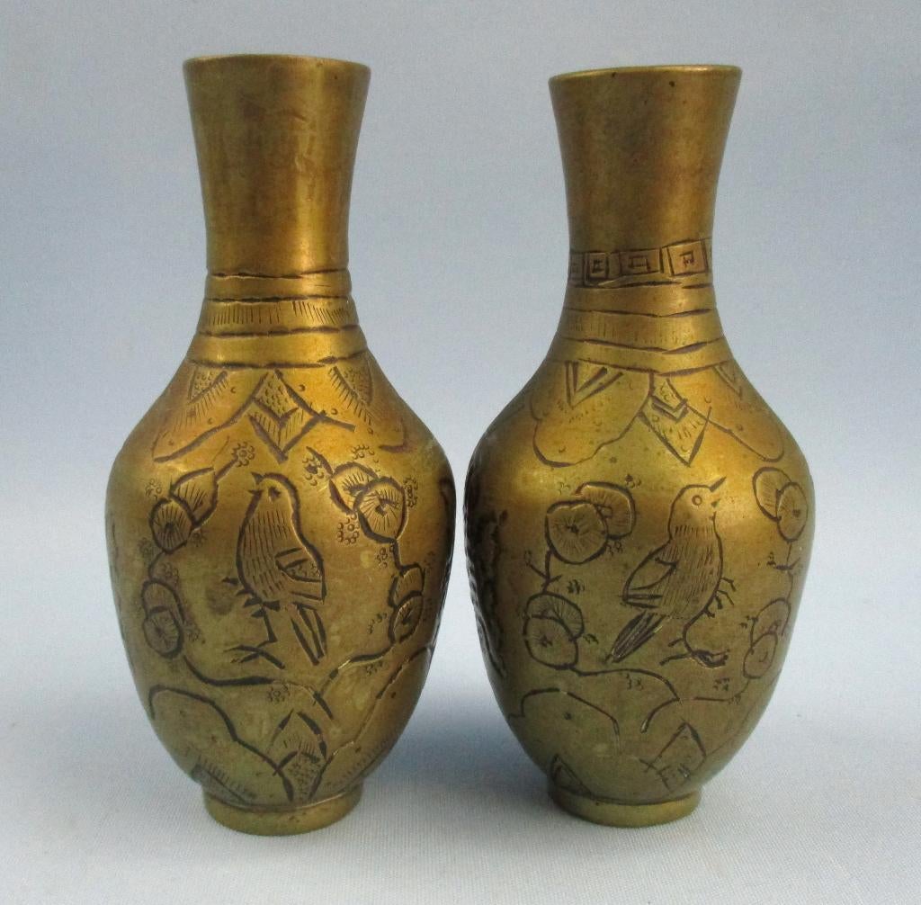 Twee antieke Chinese messing vaasjes - 11 x 5.5 cm, Antiek en Kunst, Ophalen of Verzenden, Koper