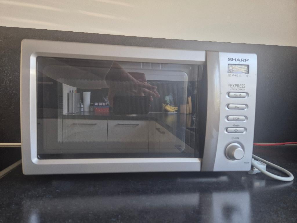 Magnetron Sharp Express R-239IN, Witgoed en Apparatuur, Ophalen, Zo goed als nieuw, Draaiplateau