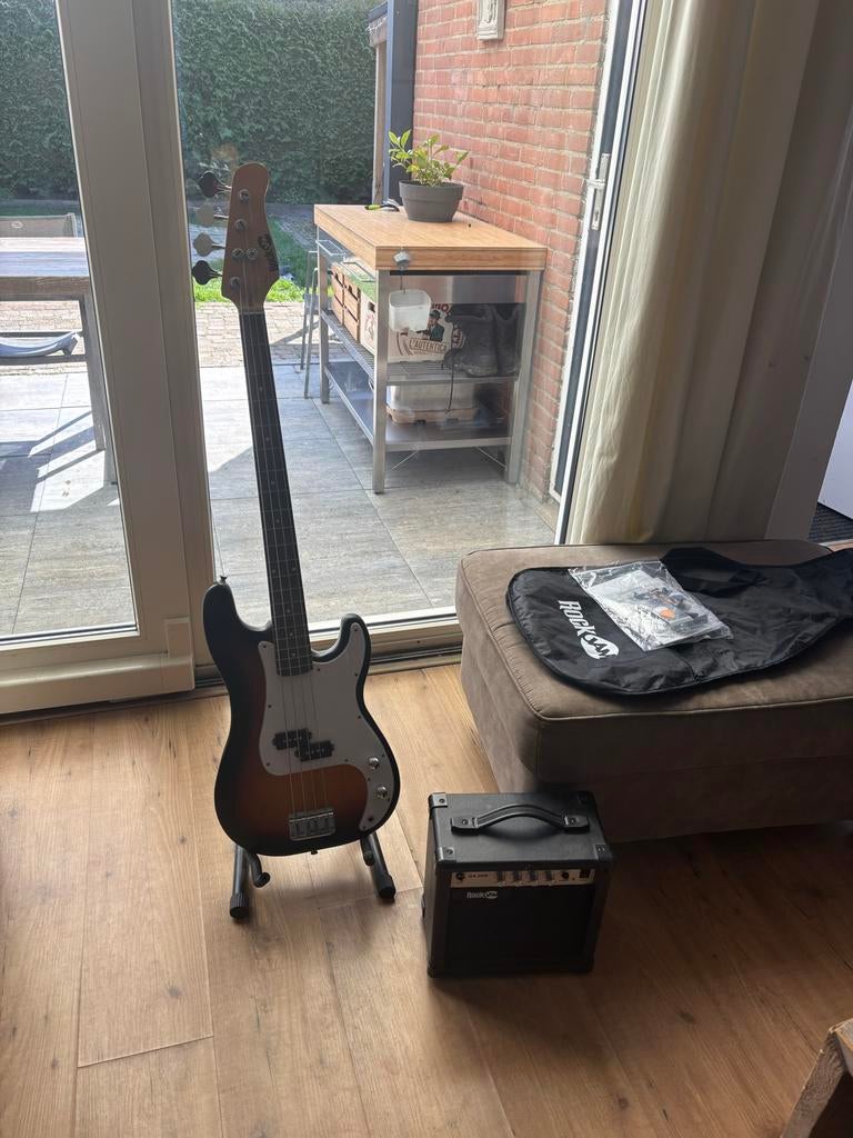 RockJam basgitaar met versterker en tas, Ophalen, Zo goed als nieuw, Elektrisch