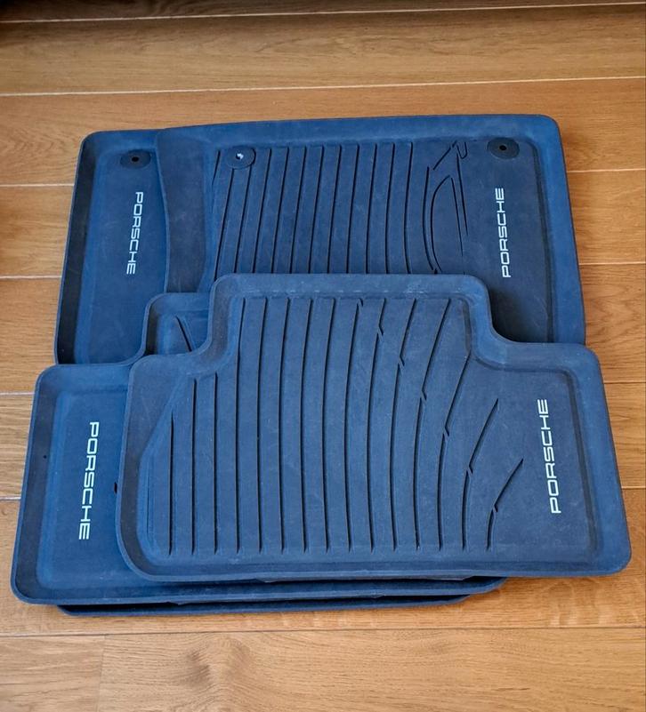 Originele Porsche rubberen automatten (set van 4), Auto diversen, Automatten, Zo goed als nieuw, Ophalen