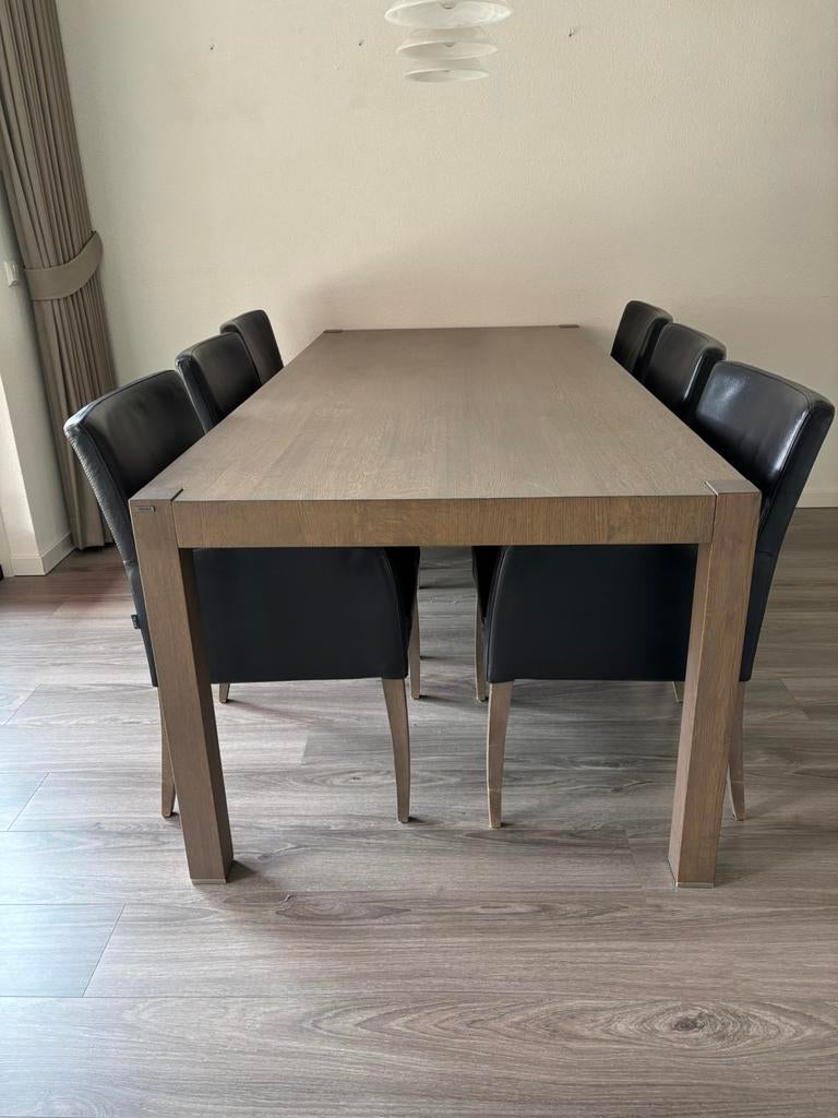 Eettafel massief eiken + 6 leren stoelen, Goossens wonen, Ophalen, Zo goed als nieuw, 4 tot 6 stoelen