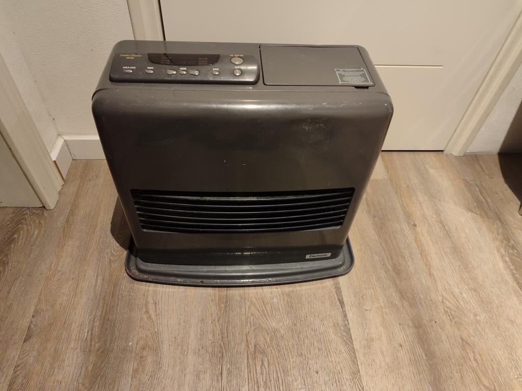 Petroleum kachel valt uit na tijdje, Ophalen of Verzenden, Gebruikt, Overige brandstoffen, Petroleumkachel