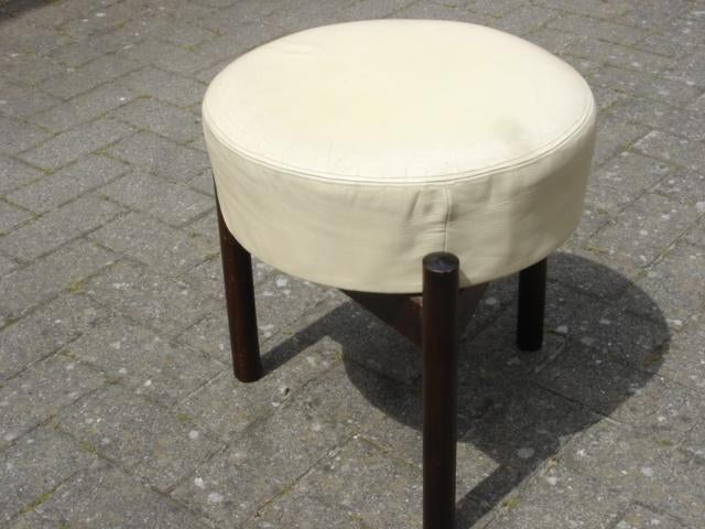 Twee Vintage Duits en Deens krukjes / taboeret jaren 60, Ophalen of Verzenden, Gebruikt, Hout