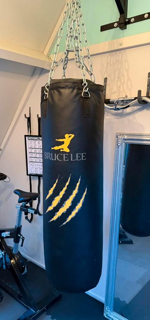 Bokszak met muurbeugel, Sport en Fitness, Boksen, Gebruikt, Bokszak, Ophalen