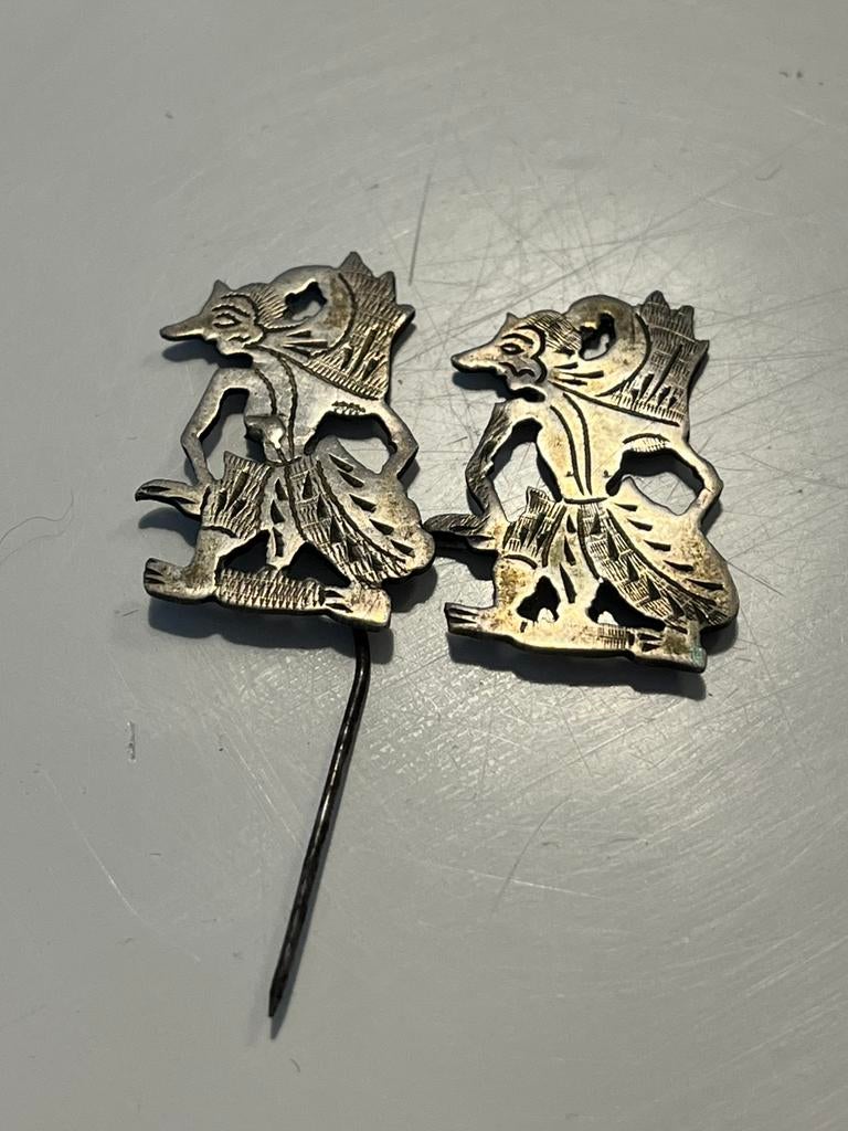 Indische zilveren broche, Sieraden, Tassen en Uiterlijk, Broches, 10 cm of meer, Gebruikt, Ophalen of Verzenden, Zilver