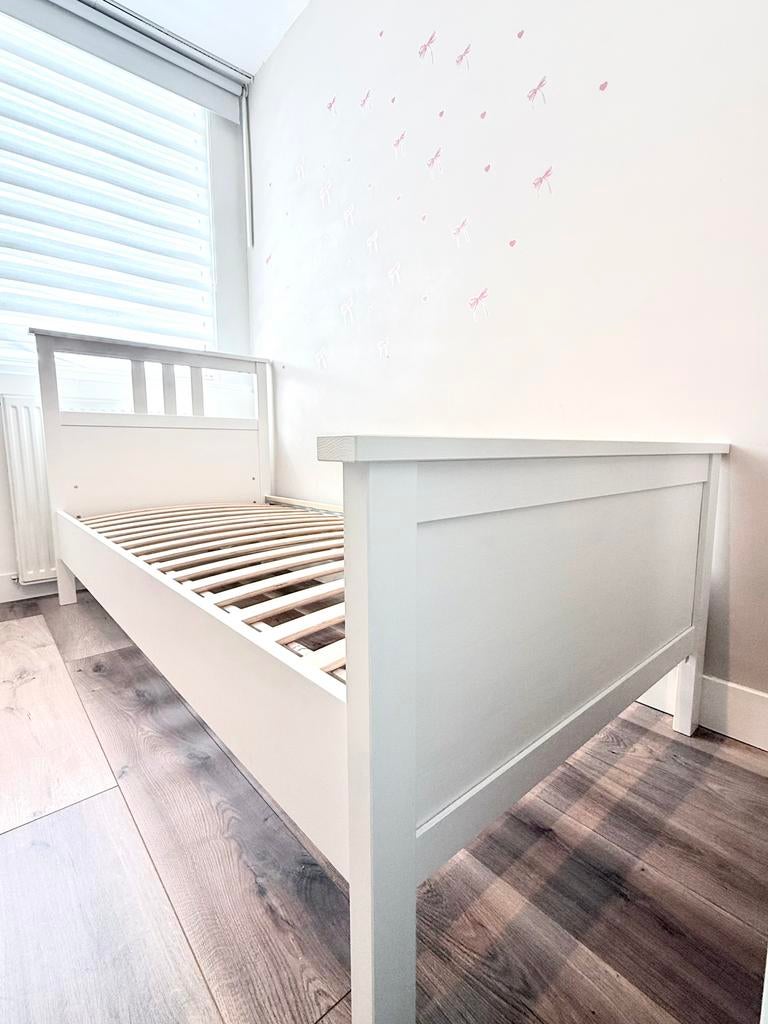 Gratis bezorging Eindhoven - Bedframe 90x20cm, Kinderen en Baby's, Kinderkamer | Bedden, Zo goed als nieuw, 180 cm of meer, 85 tot 100 cm