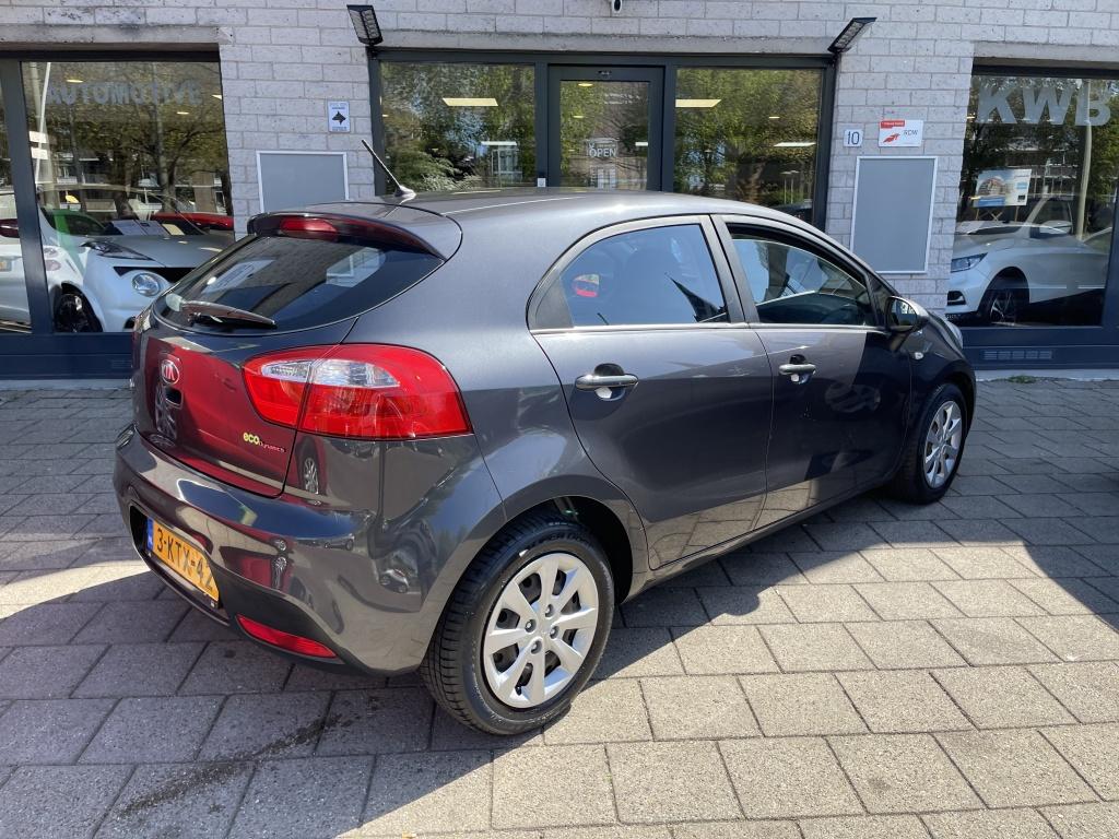 Kia Rio 1.2 CVVT 5Drs Airco Nieuwe banden Remmen Beurt, 21 km/l, Euro 5, 4 cilinders, Elektrische ramen