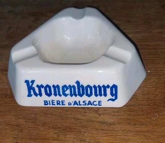 Vintage Kronenburg asbak 3hoek  14,2 cm doorsnede., Verzamelen, Ophalen of Verzenden, Gebruikt, Asbak