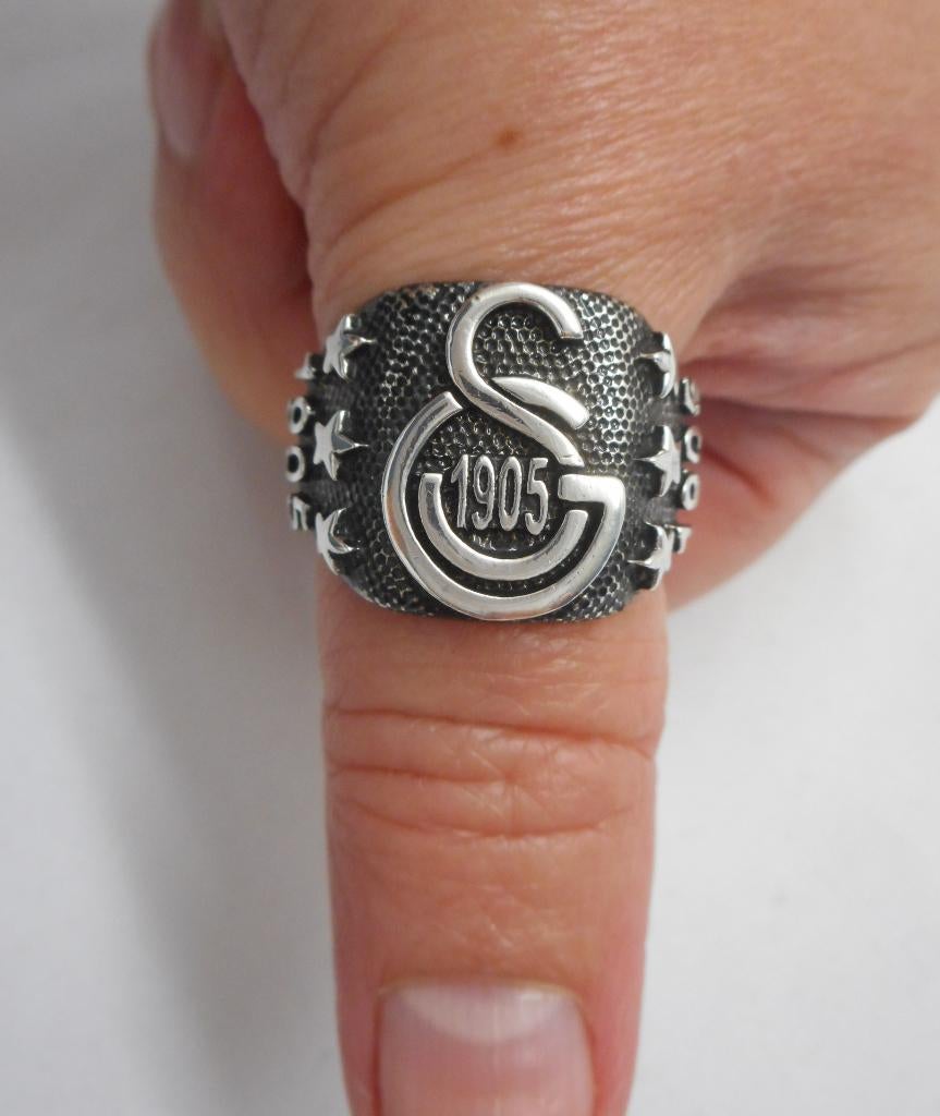 Zilveren heren ring voetbalclub galatasaray maat 19 nr.2232, Sieraden, Tassen en Uiterlijk, Ringen, Verzenden, 19 tot 20, Heer