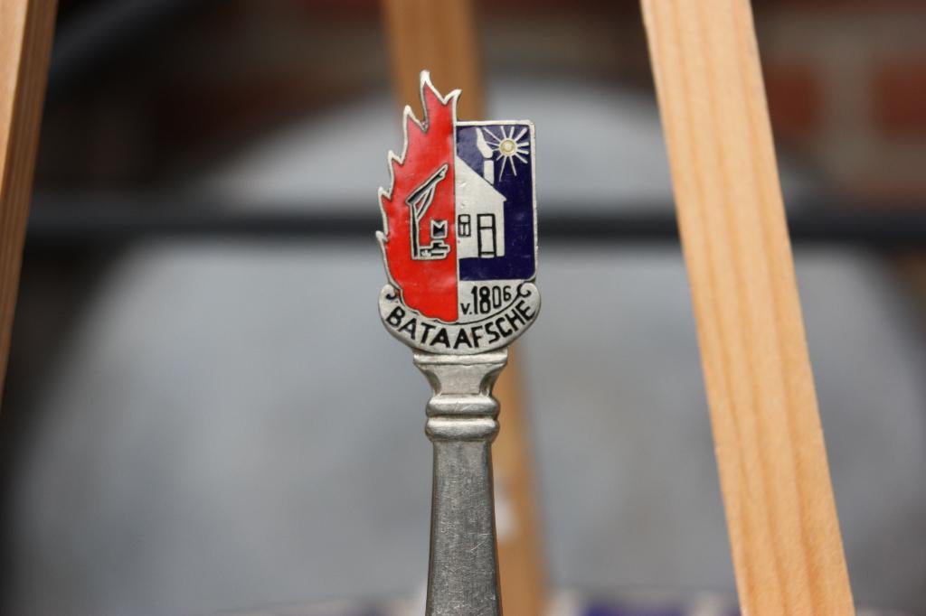 Oude brievenopener Bataafsche v. 1806 bovenkant emaille, Antiek en Kunst, Ophalen of Verzenden