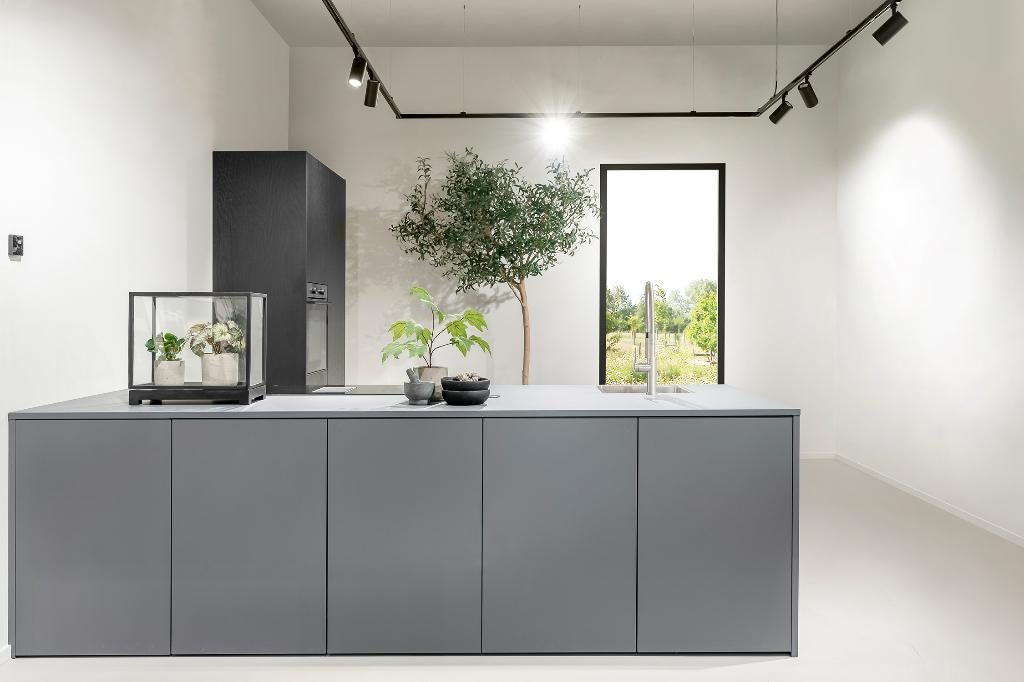 Strakke design showroom keuken met kookeiland, Ophalen, Overige typen, Nieuw, Met kookeiland
