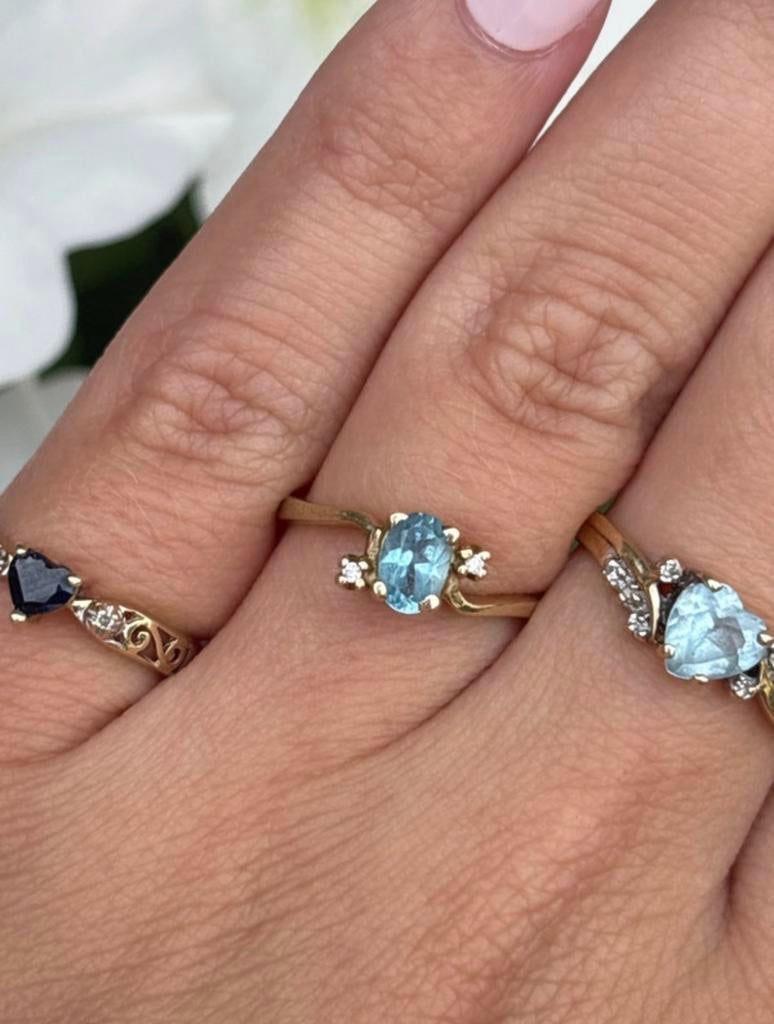 9 karaat geelgouden damesring met topaas en diamantjes, Sieraden, Tassen en Uiterlijk, Ringen, Dame, Goud, Met edelsteen, Verzenden