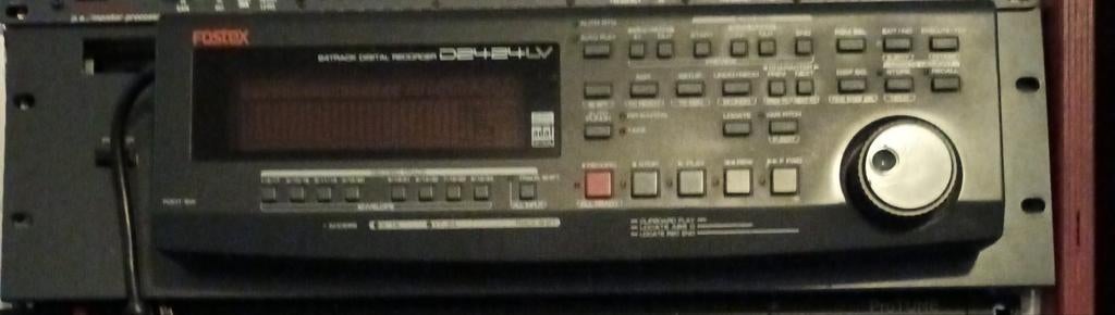 Te koop Fostex D2424LV, Audio, Tv en Foto, Professionele Audio-, Tv- en Video-apparatuur, Ophalen of Verzenden, Audio