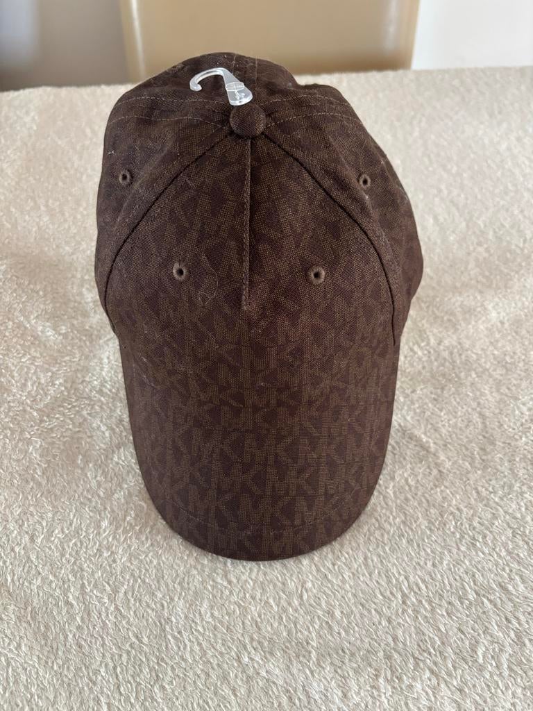 Michael Kors Pet Bruin met Monogram, Kleding | Dames, Hoeden en Petten, Ophalen of Verzenden, Nieuw, One size fits all, Pet