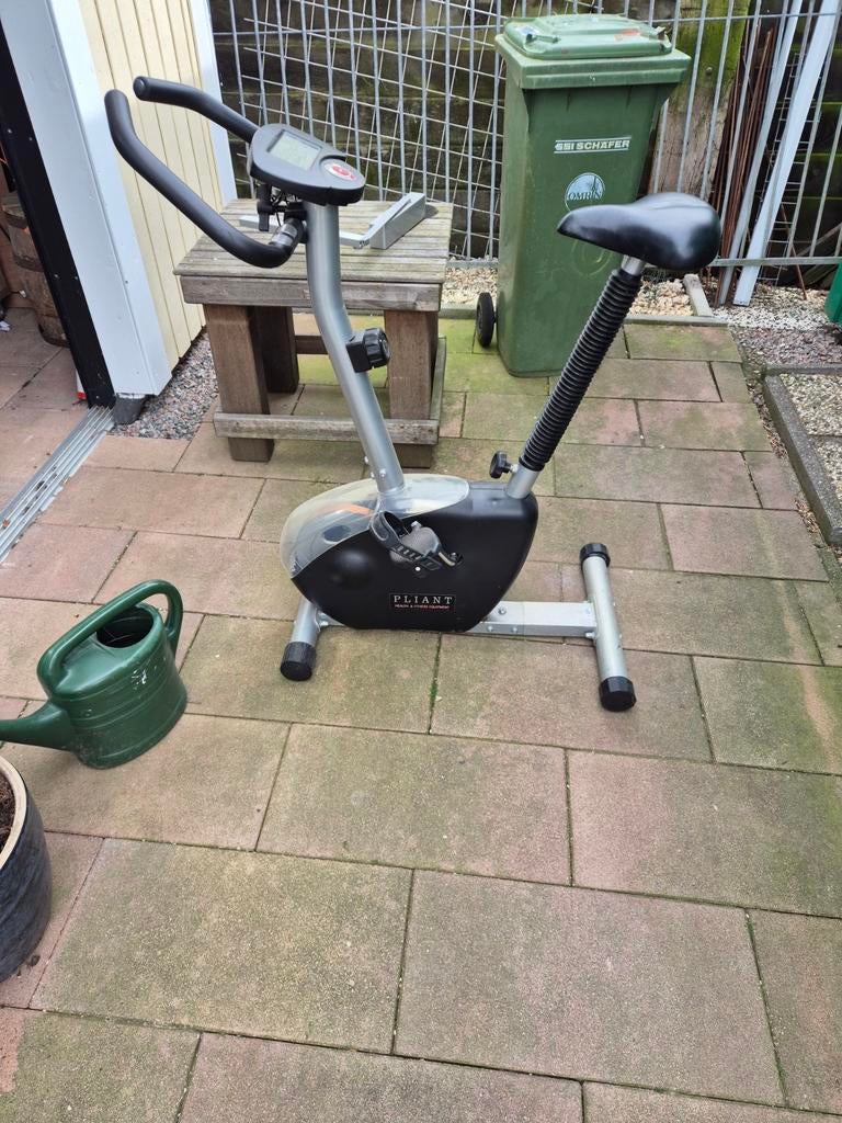 Pliant Hometrainer - Perfect voor thuisworkouts, Sport en Fitness, Fitnessapparatuur, Ophalen of Verzenden