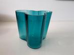 Iittala Alvar Aalto vaas 95 mm seablue, Huis en Inrichting, Overige kleuren, Ophalen of Verzenden, Minder dan 50 cm, Glas