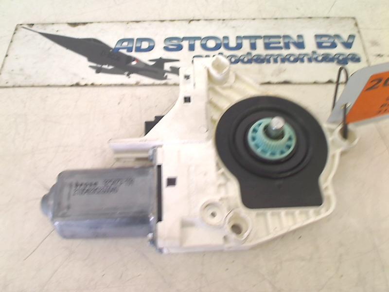 Motor Raammechaniek Rechts Voor Volvo FH 460 2014 82907373, Gebruikt, Siegburger Straße 229, Köln 50679, , Duitsland, Info@volvocars.com