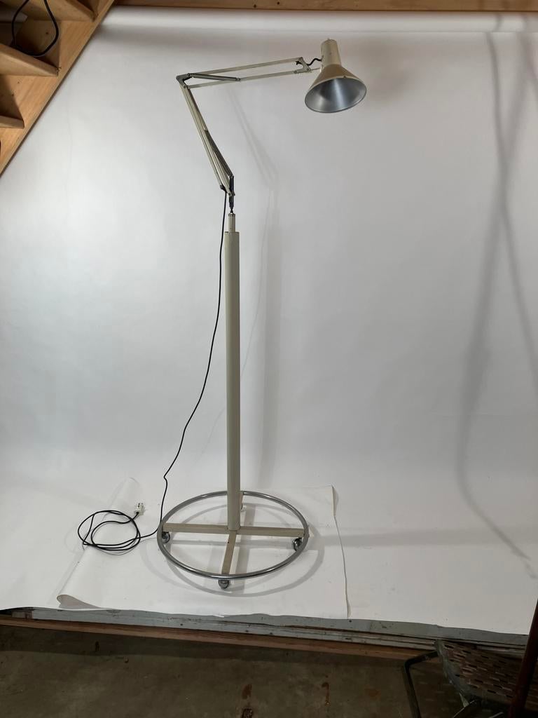 Lyfa werklamp op wielen, Ophalen, Zo goed als nieuw, B, Lyfa
